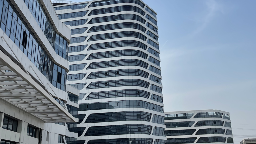 宝润达铝板保温一体板助力濮阳医专附属医院建设