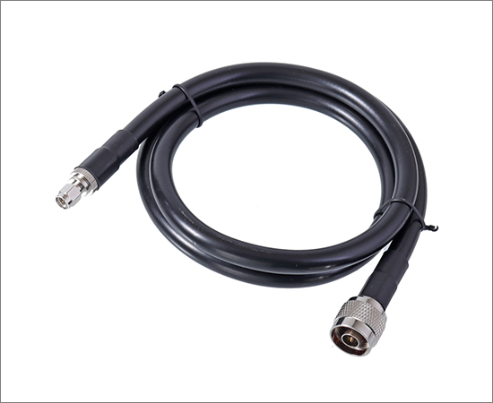 SMA(公)插头转N(公)插头，线缆：LMR400，使用频率：DC~6GHz}